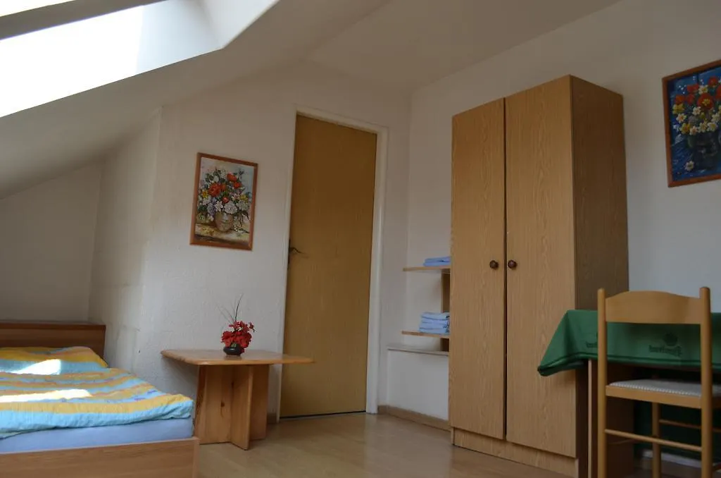 Pension Egida Rez Inn