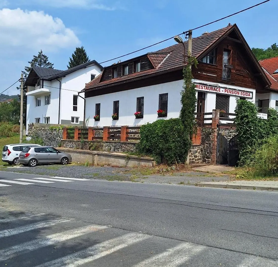Pension Egida Rez Inn