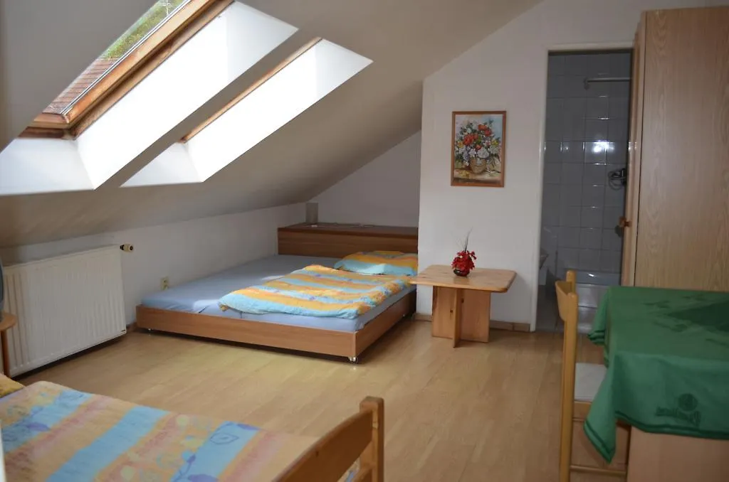 Pension Egida Rez Inn